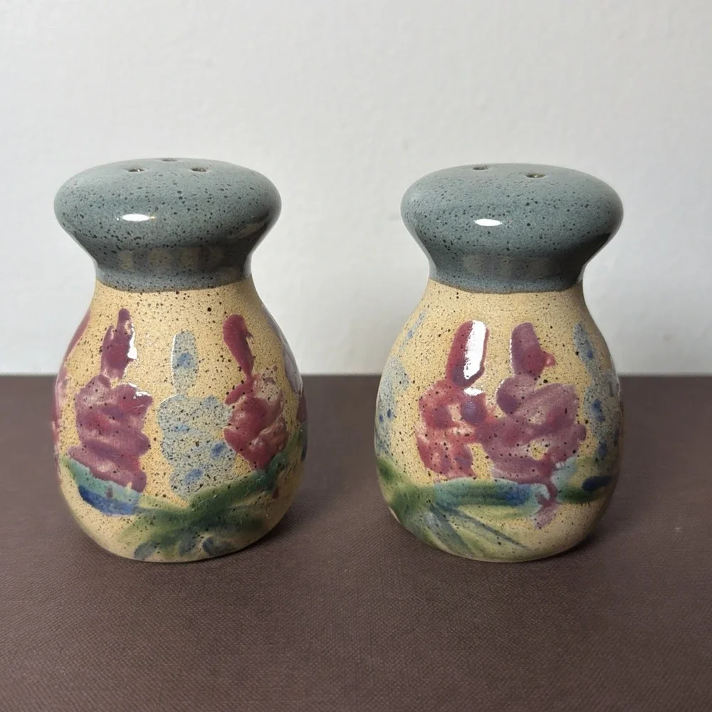 Handmade‎ Studio Art Pottery Floral Sponge Paint Salt Pepper Shakers Vintage 90s